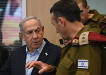 Netanyahu supervisa la liberación de los rehenes israelíes desde el cuartel general del Ejército