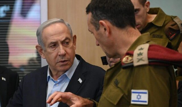 Netanyahu supervisa la liberación de los rehenes israelíes desde el cuartel general del Ejército