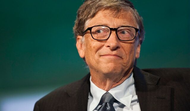 Bill Gates está a favor de un futuro donde las IA permitan una semana laboral de tres días