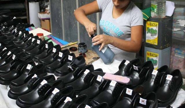 Importaciones irregulares afectaron a la industria del calzado en Venezuela en 2023