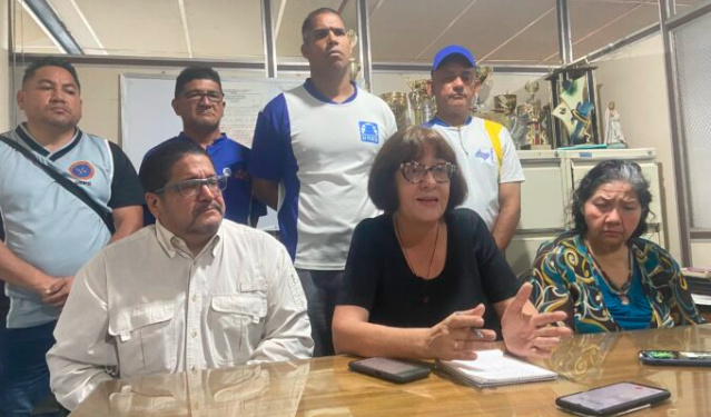 Universitarios proponen salario mínimo en 180 dólares