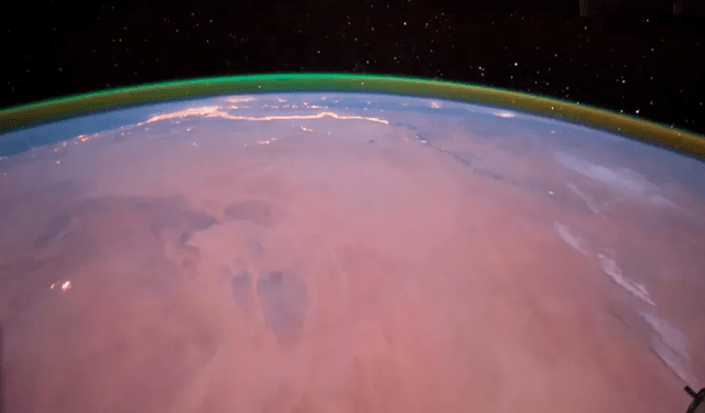 Detectaron por primera vez un extraño resplandor verde que ilumina el cielo de Marte