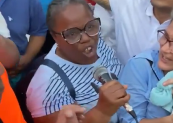 Maestra se negó cuando le exigieron cantarle “cumpleaños feliz” a Maduro en su escuela (Video)