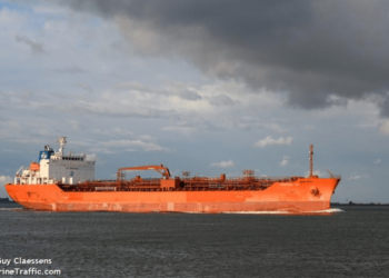 Tanquero petrolero vinculado a Israel fue apresado por piratas frente a las costas de Yemen