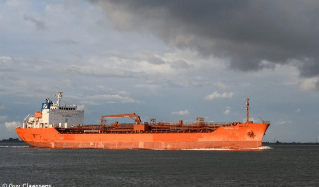 Tanquero petrolero vinculado a Israel fue apresado por piratas frente a las costas de Yemen