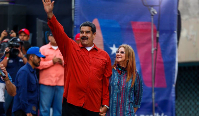 El video subido de tono entre Cilia y Maduro demostrándose amor en público