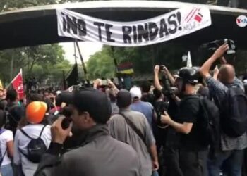 La juventud está menos comprometida con la defensa de la democracia en las Américas: estudio