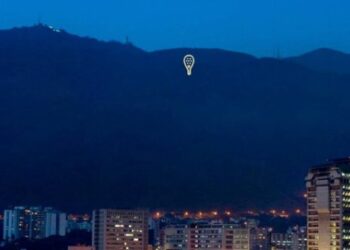 Chigüire Bipolar: Gobierno da inicio a la navidad con el encendido de la pala de pádel del Ávila