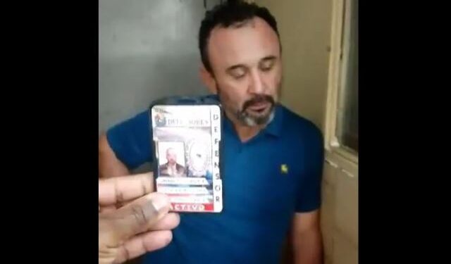Solo en Venezuela: Pillaron a funcionario de la Defensoría robando leche en supermercado Unicasa (Video)
