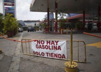 La escasez de gasolina es una realidad que no cambia en Venezuela