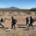 Criminales usan la IA para extorsionar a familias de migrantes perdidos en la frontera sur de EEUU