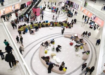 Amenaza de bomba puso a correr a todos durante el Black Friday en centro comercial de Nueva Jersey