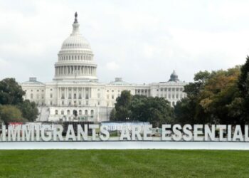 Republicanos descartarían camino a la ciudadanía para indocumentados en proyecto de ley migratoria