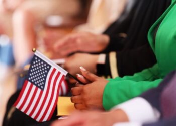 La fortuna que deberá pagar una empresa en EEUU por discriminar a inmigrantes con green card en contrataciones