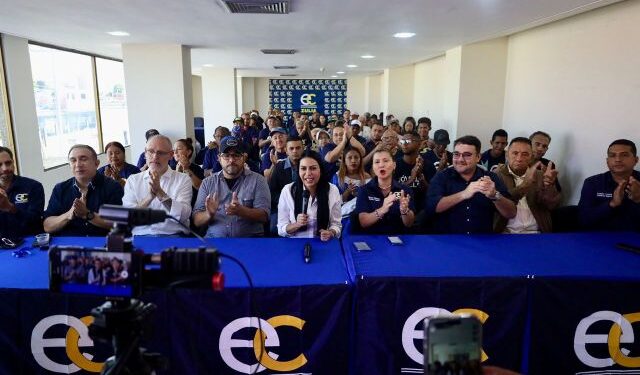 Delsa Solórzano juramentó nueva directiva de Encuentro Ciudadano en Zulia