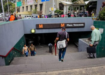 Pesadilla en el Metro de Caracas: milicianos y PNB le prometieron una paliza porque su tarjeta se quedó sin viajes