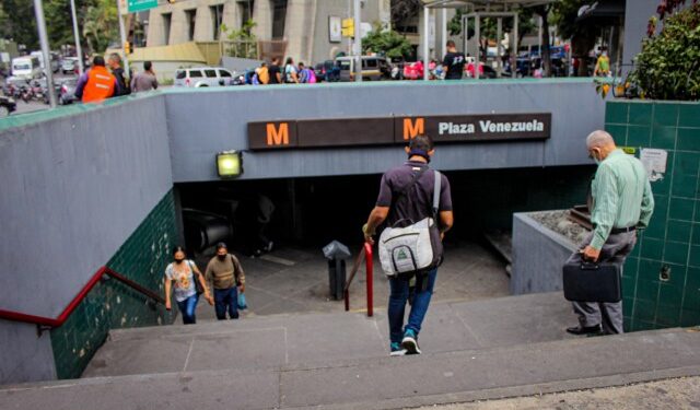 Pesadilla en el Metro de Caracas: milicianos y PNB le prometieron una paliza porque su tarjeta se quedó sin viajes