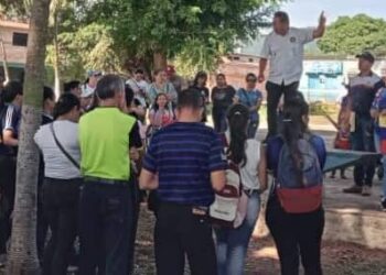 Docentes en Barinas denuncian que directores de escuelas “quieren frenar las protestas por salarios”
