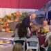 El nuevo perturbador VIDEO de Biden: corrió hacia una niña para decirle “me encantan tus orejas”