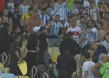 Terribles IMÁGENES en el Maracaná: represión y golpes en el Brasil Vs. Argentina