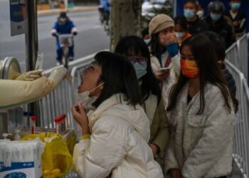 ¿Qué ocurre en China ante el repunte de enfermedades respiratorias y neumonía en niños?