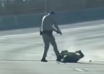 Una nueva muerte a manos de un oficial en Los Ángeles reabre el debate sobre la brutalidad policial