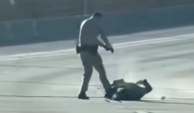 Una nueva muerte a manos de un oficial en Los Ángeles reabre el debate sobre la brutalidad policial