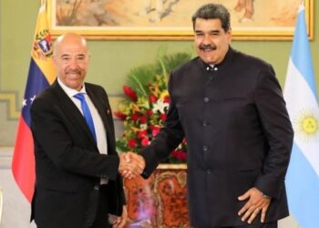 Insólito: Embajador argentino en Venezuela avaló los ataques de Maduro a Milei y llamó “fascista” al libertario