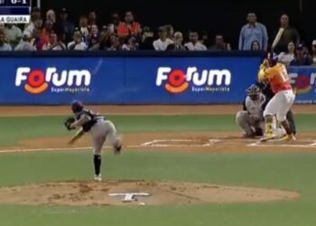 Así fue el primer juego de Ronald Acuña Jr. con Tiburones tras ganar el premio MVP (Videos)