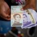 El bolívar tuvo su menor devaluación frente al dólar por primera vez desde marzo