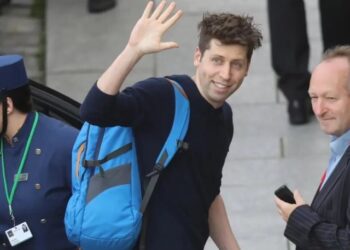 Sam Altman, padre de ChatGPT, podría volver a dirigir OpenAI dos días después de su despido