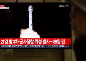 Corea del Norte dice que su satélite espía ha tomado fotos de bases estadounidenses Guam