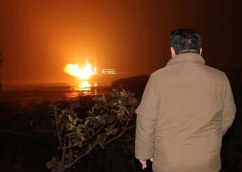 Inteligencia surcoreana cree que Pionyang recibió ayuda rusa para lanzar su satélite espía