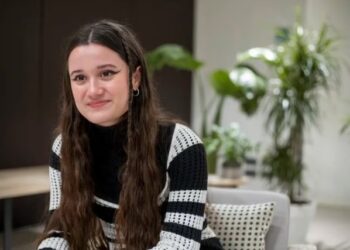 Joaquina, la nueva generación del pop latino: “Shakira y Taylor Swift han abierto muchas puertas hablando de sus vivencias personales”