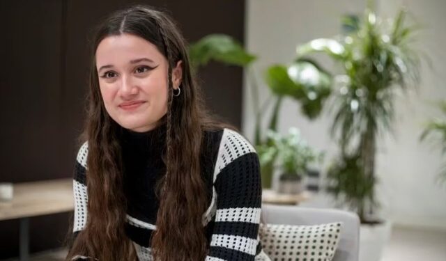 Joaquina, la nueva generación del pop latino: “Shakira y Taylor Swift han abierto muchas puertas hablando de sus vivencias personales”