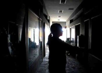 Reportan fluctuaciones eléctricas en la Gran Caracas y varios estados del país este #23Nov