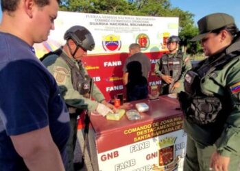 Agarraron a concejal tachirense con casi 52 kilos de presunta cocaína oculta en su camioneta (FOTOS)