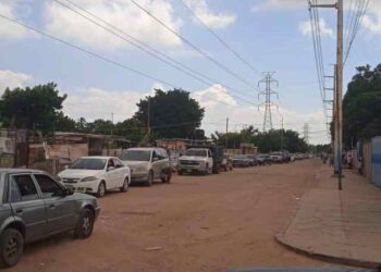 Persiste el bachaqueo de los yukpas y reina la anarquía en gasolineras de Zulia