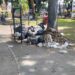 Montones de basura en vez de adornos navideños en la plaza del Estudiante de Barinas