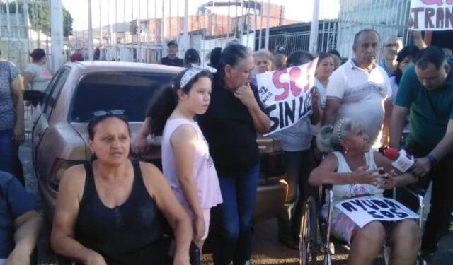 Un transformador dañado le puso “la vida de cuadritos” a los vecinos de Las Américas en Barquisimeto