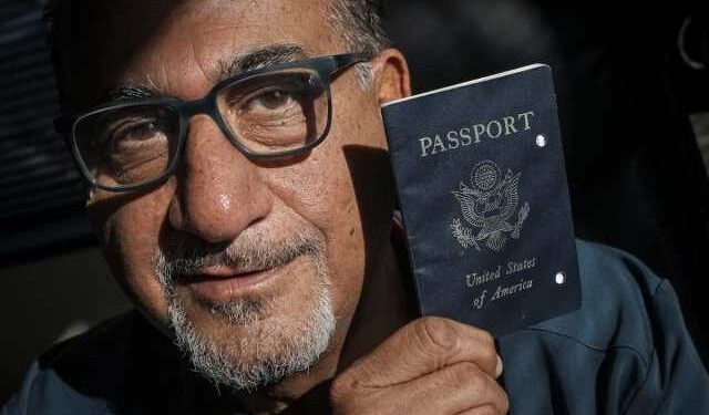 El insólito caso de un médico que descubrió que ya no es ciudadano de EEUU al intentar renovar el pasaporte