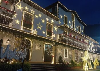 Ciudad Histórica de La Guaira, un alumbrado atractivo turístico mientras el resto del estado sufre por los apagones