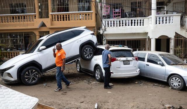 Varios muertos y miles de desplazados por las torrenciales lluvias en la República Dominicana (Imágenes)