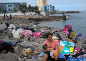 Chile contratará aviones para expulsar a migrantes irregulares que sean sorprendidos delinquiendo