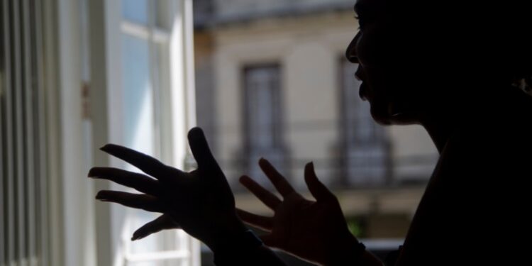 Organización oficialista reconoce un incremento en 2023 del feminicidio en Cuba