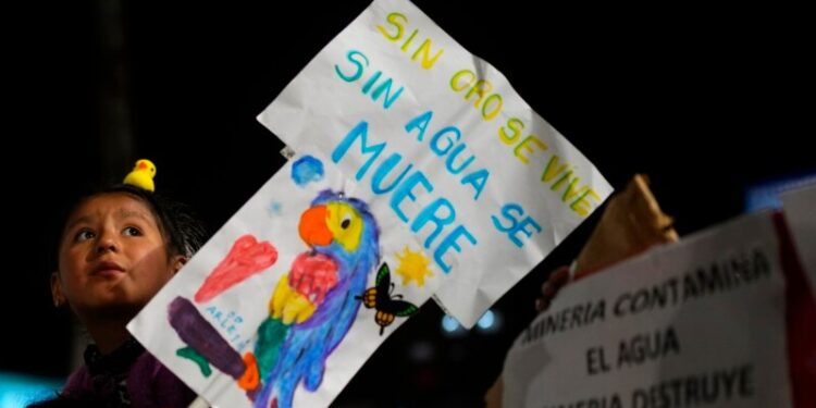 Bolivia recurre al “bombardeo de nubes” para combatir una aguda sequía