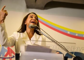 María Corina Machado expresa su apoyo a los argentinos en la segunda vuelta electoral