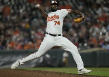 Félix Bautista y Devin Williams, elegidos como Relevistas del Año en Grandes Ligas