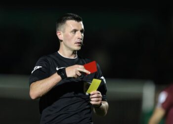 Las nuevas reglas propuestas para el fútbol: rojas temporales, cámaras corporales y más