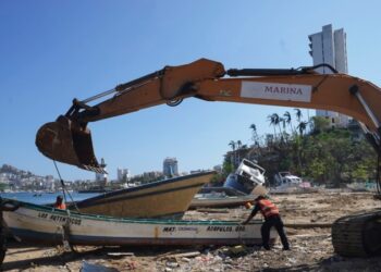 México dará hasta 3.300 dólares para que residentes de Acapulco reconstruyan sus propias casas